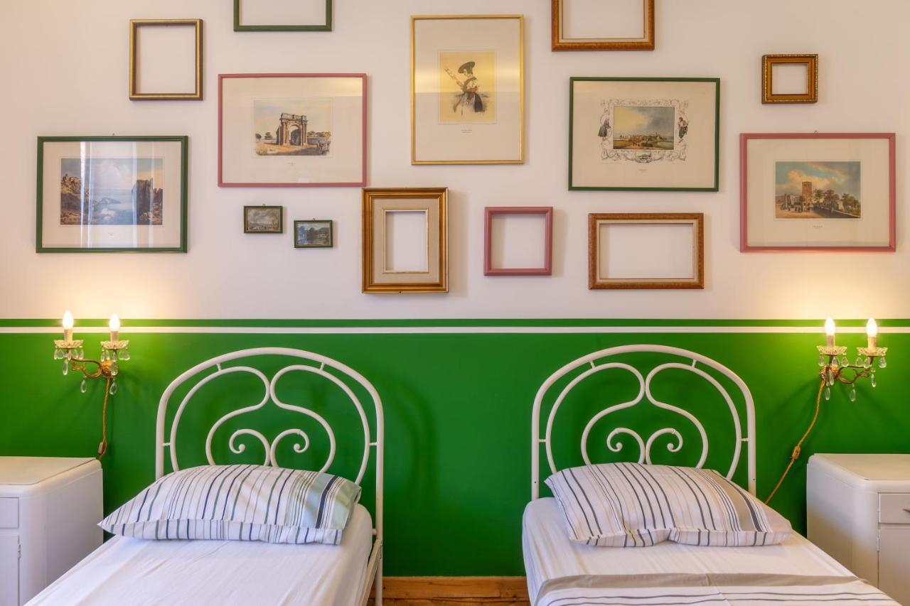 Citta Del Capo Hotel Триест Екстериор снимка